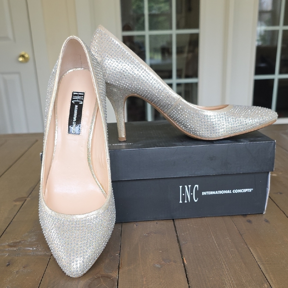 INC International Concepts Glittering Pearl Gold Pumps 8.5 Medium